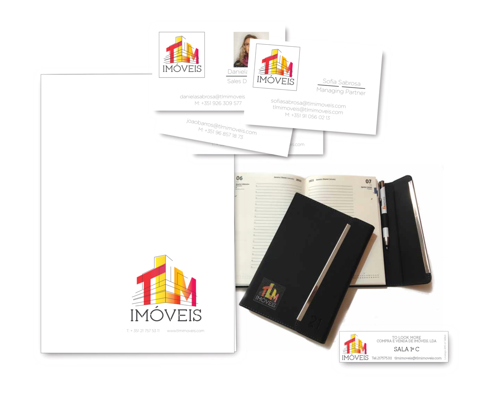 Cliente: TLM Imobiliária - Criação de Logotipo e impressão do mesmo em papel de carta, cartões de visita, agendas esferográficas e identificação no edifício