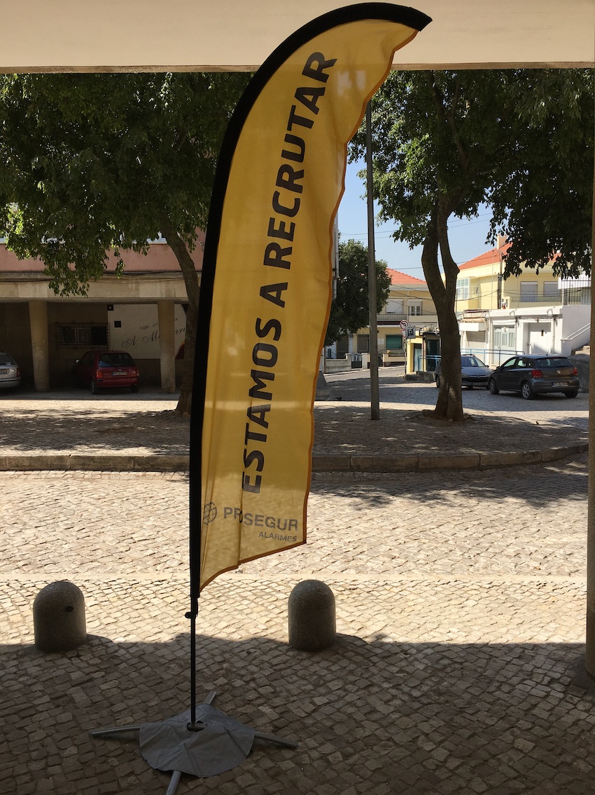 Bandeiras personalizadas, com ou sem base e mastro